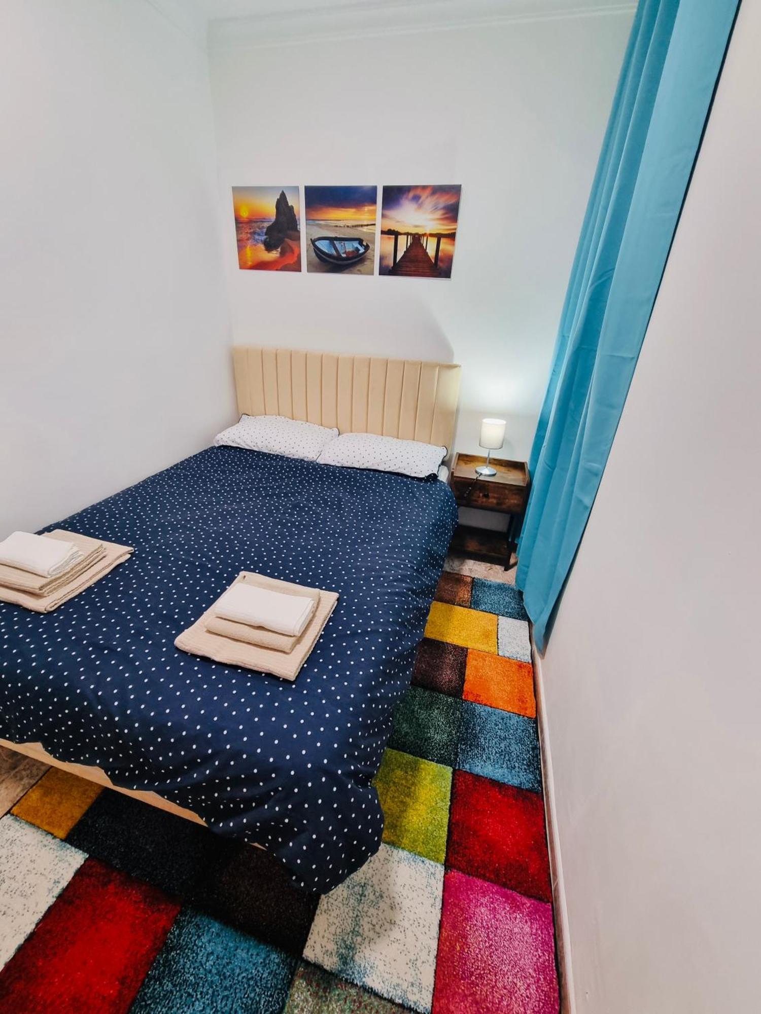 Newly Refurbished 2 Privatunterkunft *
